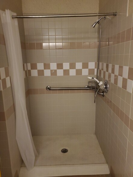 More Photos Of 1999 Wabash Ave, Springfield Office For Sale