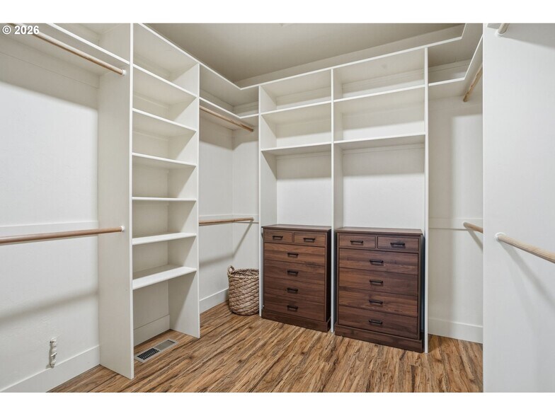 More Photos Of 49164 McKenzie Hwy, Vida Lodge Meeting Hall For Sale