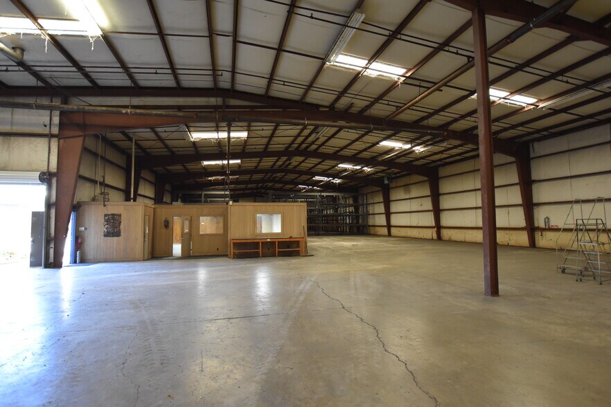 More Photos Of 200 Powercorp Dr, Chattanooga Manufacturing For Lease