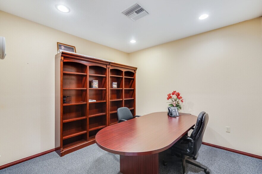 More Photos Of 14291 Commerce Dr, Garden Grove Manufacturing For Sale