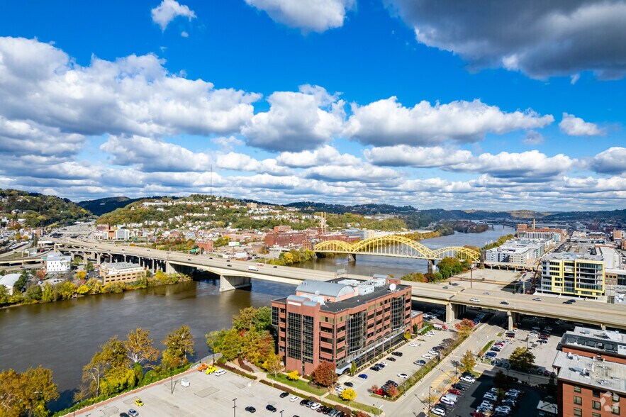 More Photos Of 1251 Waterfront Pl, Pittsburgh Office For Lease