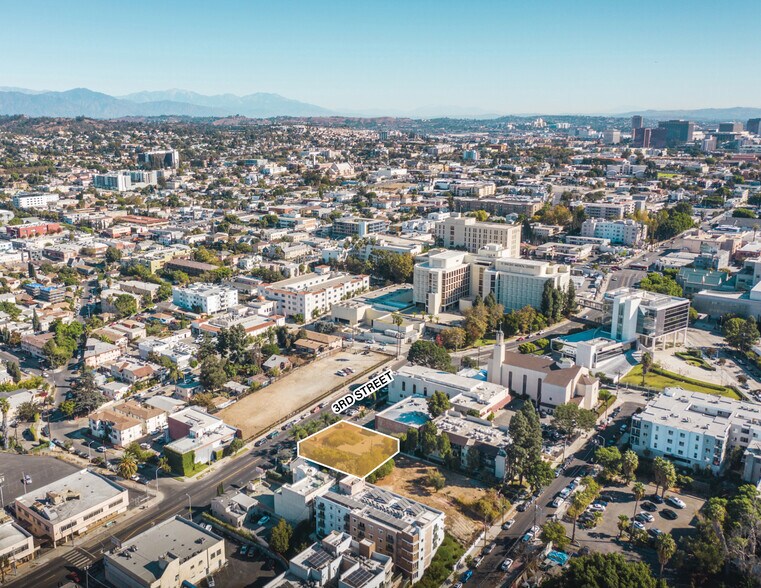 More Photos Of 2330 W 3rd St, Los Angeles Office For Sale