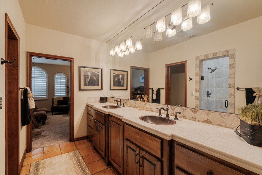 More Photos Of 505 Gilchrist Ln, Del Rio Specialty For Sale