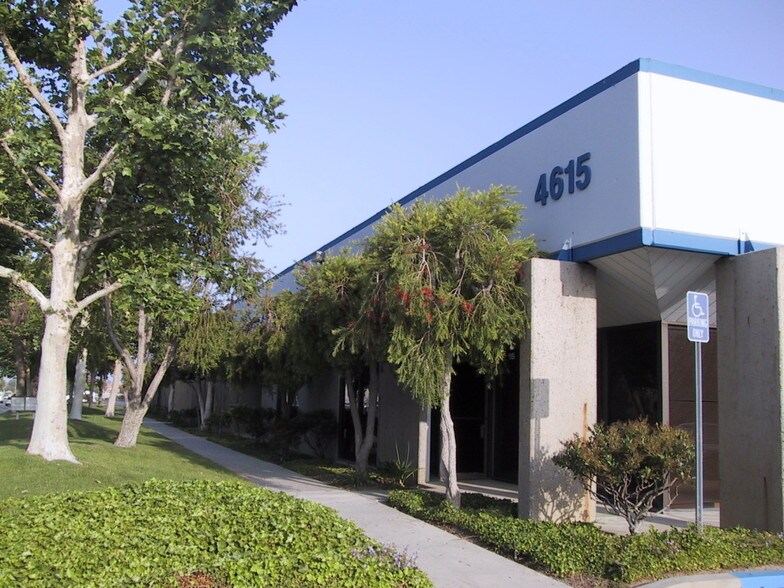 More Photos Of 4615 Industrial St, Simi Valley Warehouse For Lease