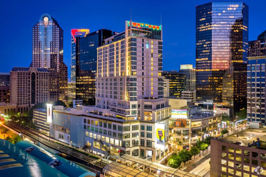 Primary Photo Of 220 E Trade St, Charlotte Hotel For Lease