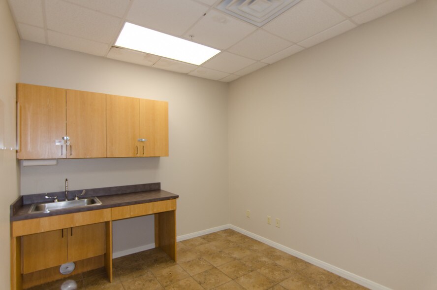 More Photos Of 400 Old Highway 290, Dripping Springs Healthcare For Sale