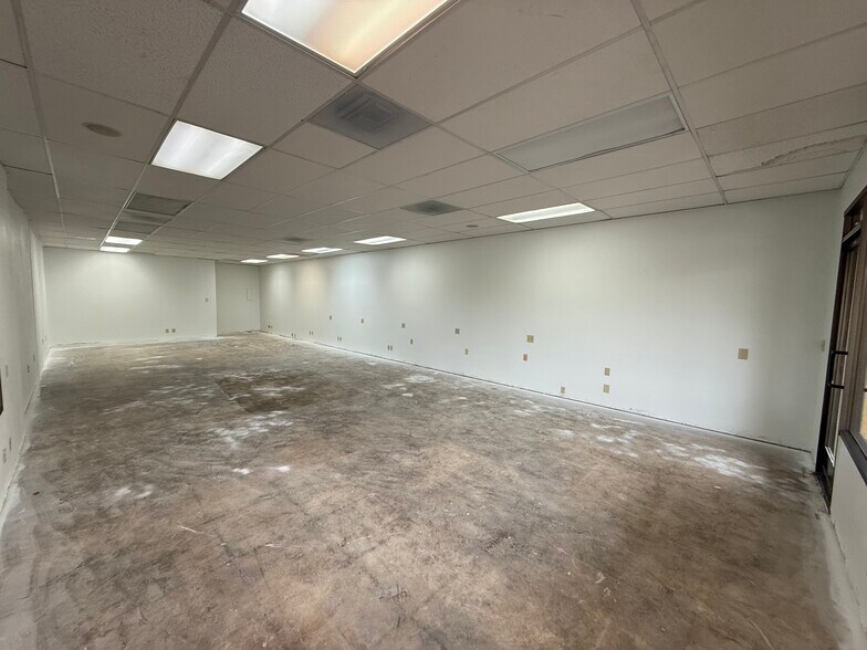 More Photos Of 301-345 W Main St, El Cajon Unknown For Lease