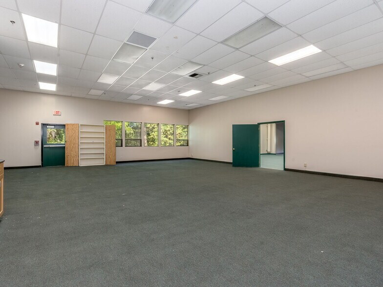 More Photos Of 16700 S Highway 99W, Amity Distribution For Sale