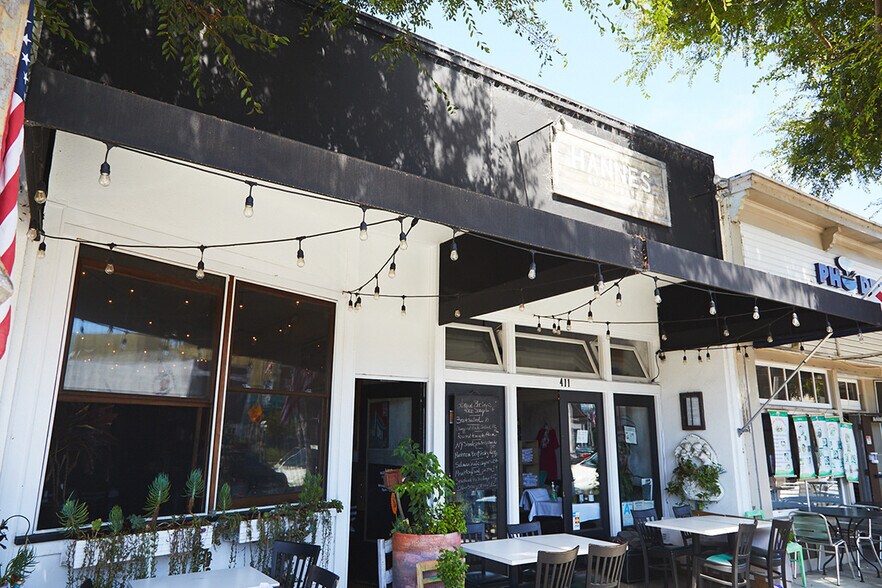 More Photos Of 411 Main St, El Segundo Storefront For Lease