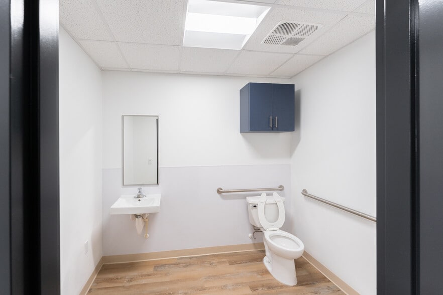 More Photos Of 4031 Upper Creek Dr, Sun City Center Medical For Sale