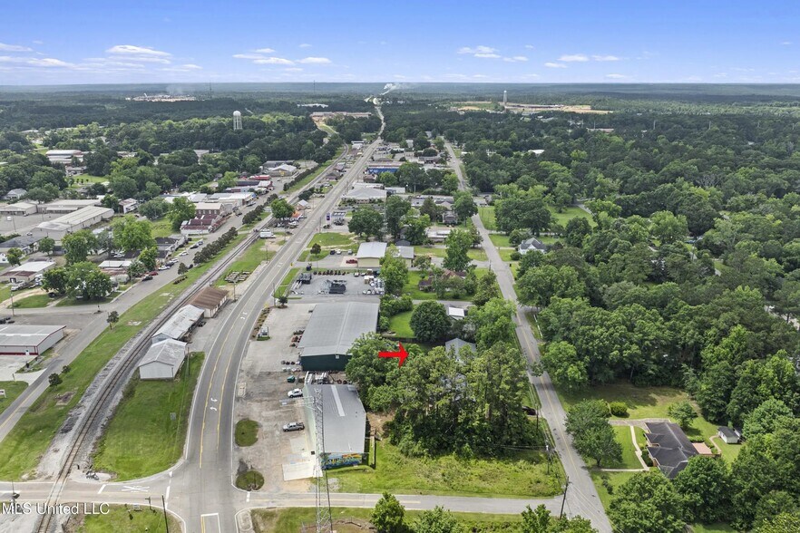 More Photos Of 221 Vardaman St N, Wiggins Freestanding For Sale