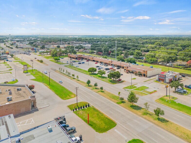 More Photos Of 2401 W Pioneer Pky, Pantego Unknown For Lease