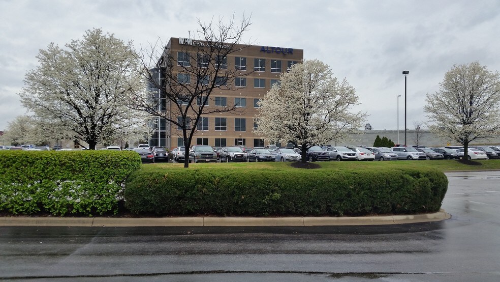 More Photos Of 601 N Shore Dr, Jeffersonville Medical For Sale