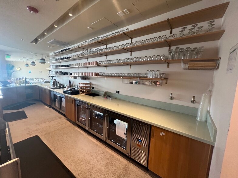 More Photos Of 8550-8594 Santa Monica Blvd, West Hollywood General Retail For Lease