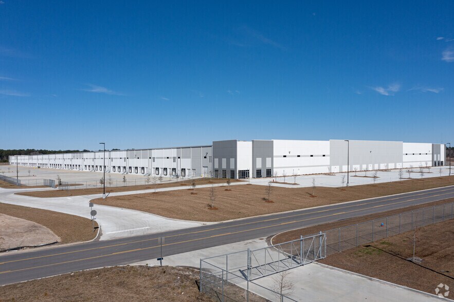 More Photos Of 1100 Logistics Pky, Rincon Unknown For Lease