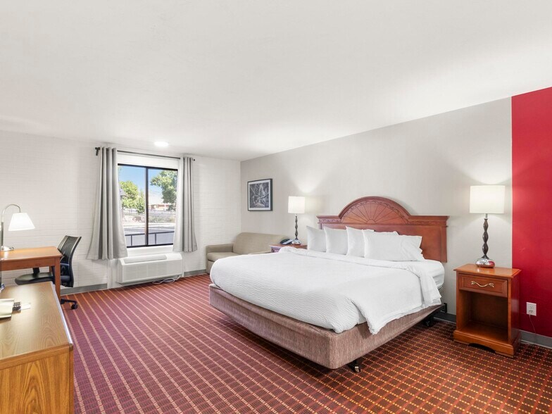 More Photos Of 333 N Main St, Richfield Hotel For Sale