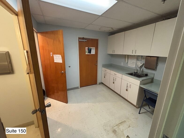 More Photos Of 14100 Fivay Rd, Hudson Medical For Lease