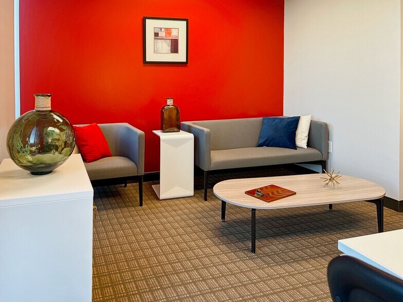 More Photos Of 10130 Perimeter Pky, Charlotte Coworking Space