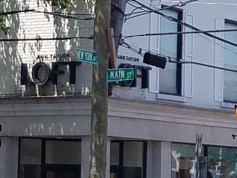 More Photos Of 342 New York Ave, Huntington Storefront For Lease