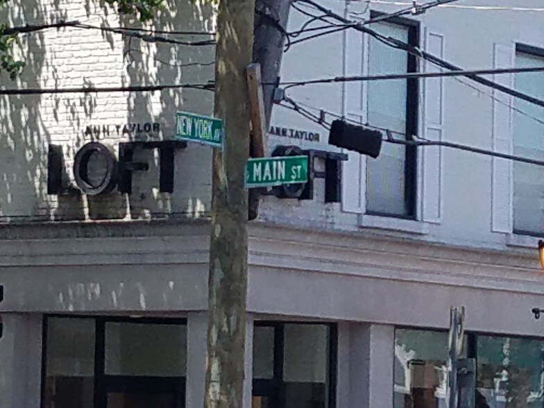 More Photos Of 344 New York Ave, Huntington Storefront For Lease