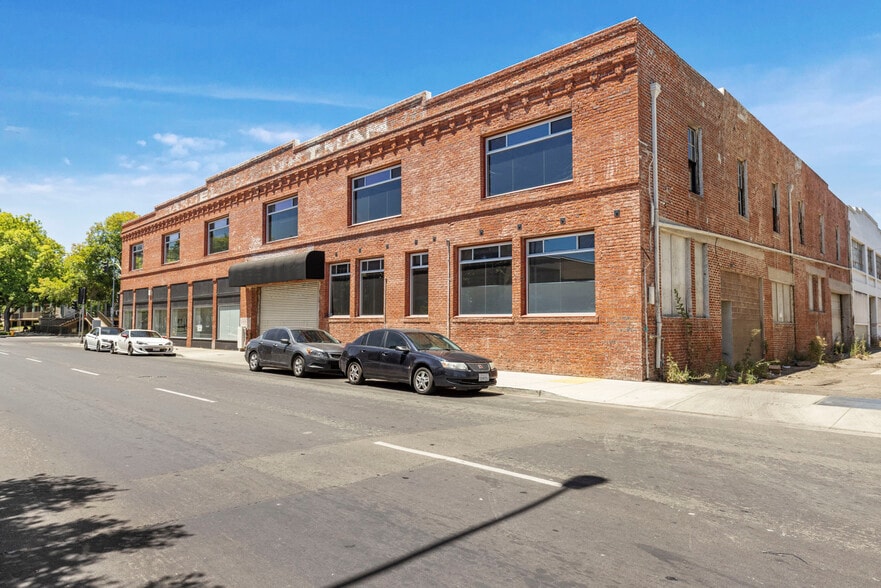 More Photos Of 600 N El Dorado St, Stockton Service For Sale
