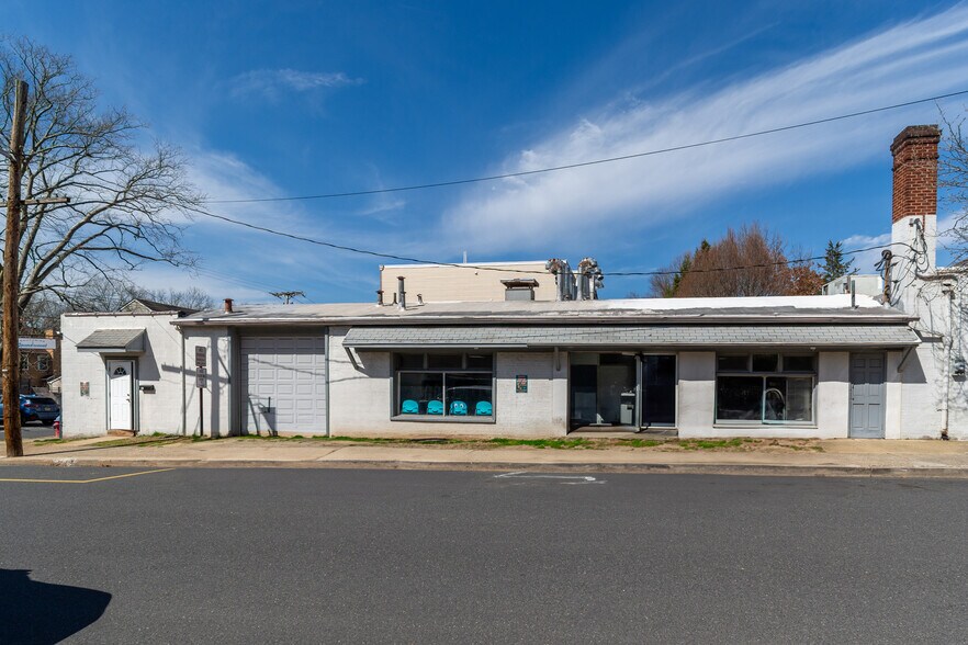 More Photos Of 99 S Main St, Lambertville Storefront For Sale