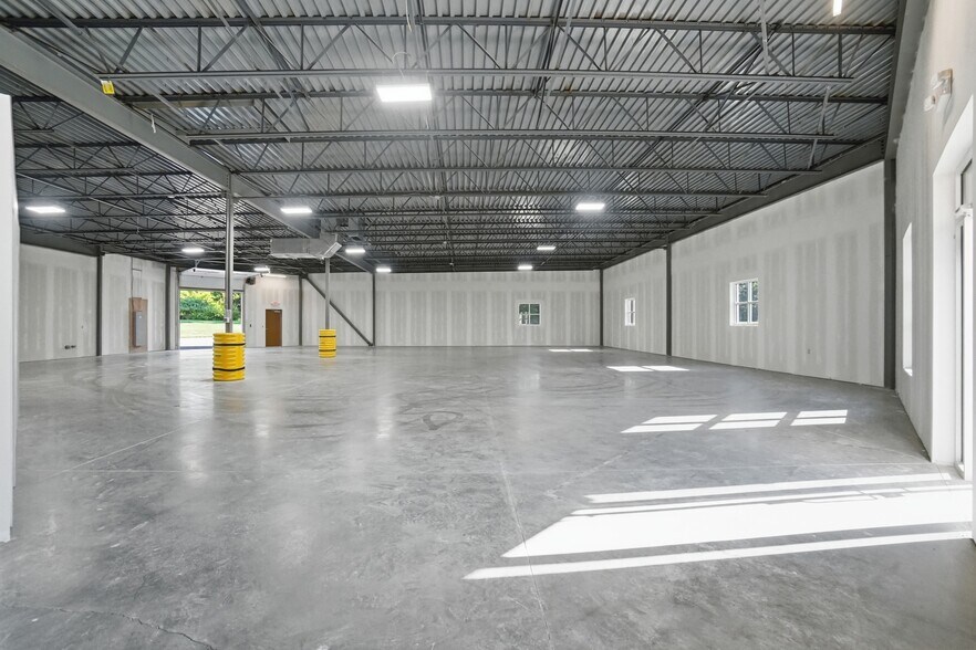 More Photos Of 1740 Thomas Paine Pky, Dayton Warehouse For Lease