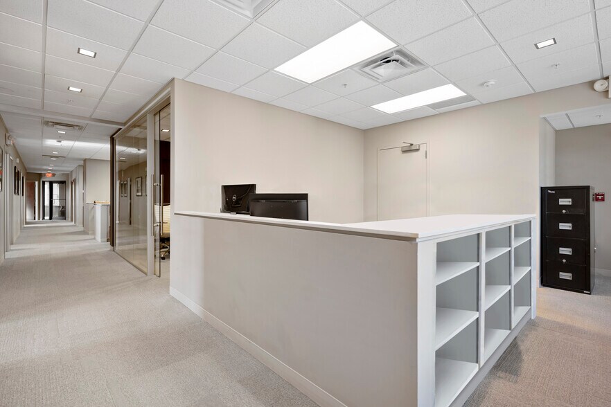 More Photos Of 22 Clinton Ave, Albany Office For Sale