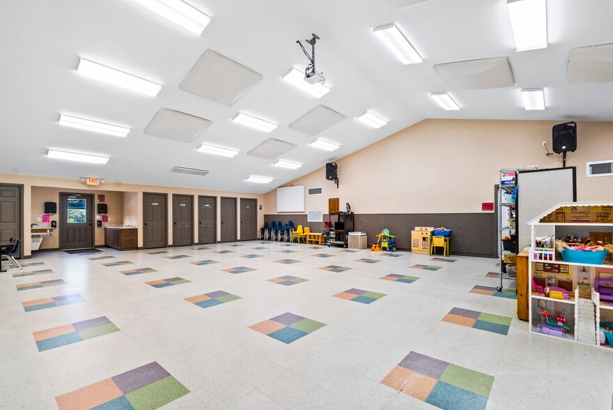 More Photos Of 989 Old Mcdade Rd, Elgin Daycare Center For Sale