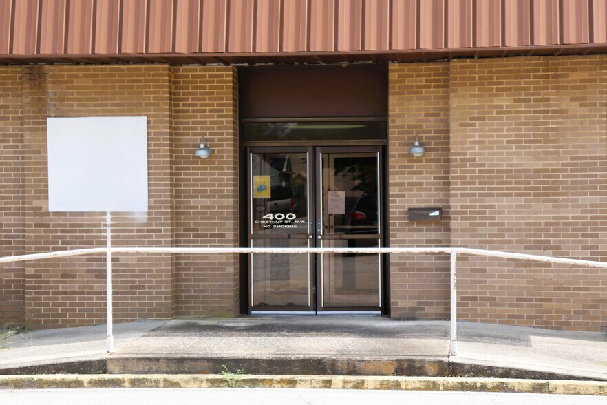 More Photos Of 400 Chestnut St NW, Hartselle Office For Sale