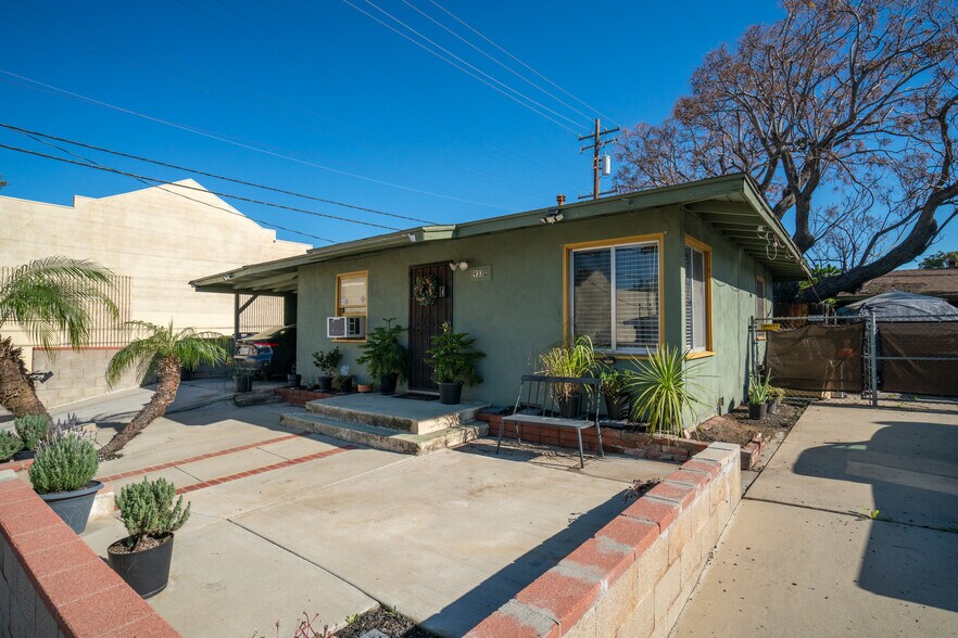 More Photos Of 929-933 W 7th St, Corona Apartments For Sale