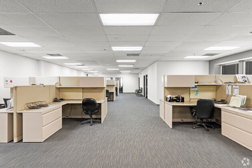 More Photos Of 8713 Airport Fwy, North Richland Hills Office For Lease