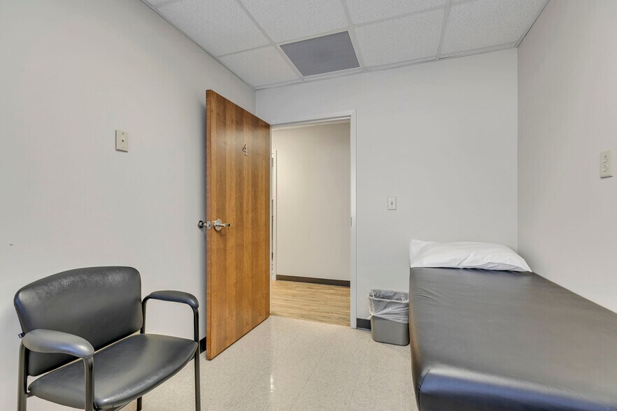 More Photos Of 2004 Hayes St, Nashville Medical For Lease