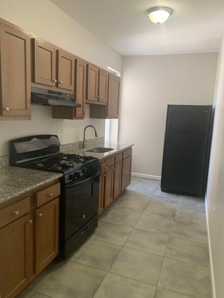 More Photos Of 641 Lincoln Ave, Orange Apartments For Sale