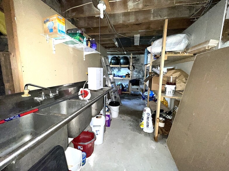 More Photos Of 205 Brooklea Dr, Fayetteville Office Residential For Sale