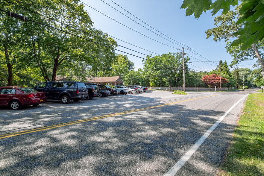 More Photos Of 472 Old Stone Hwy, East Hampton Storefront Retail Residential For Sale
