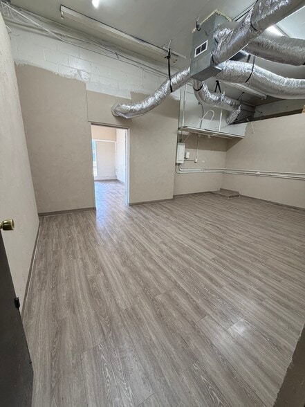 More Photos Of 1850 E Houston St, San Antonio Auto Repair For Lease