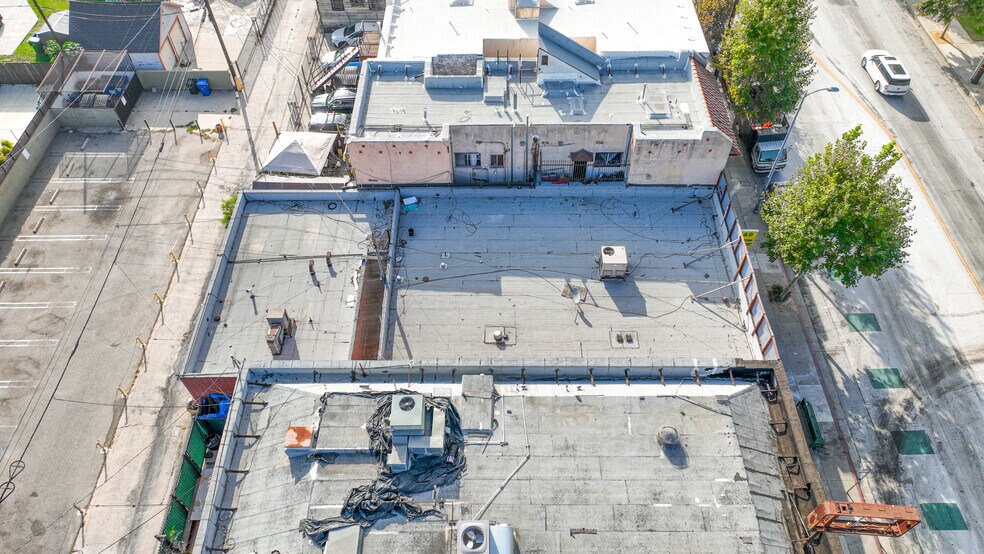 More Photos Of 2604 W 54th St, Los Angeles Storefront Retail Office For Sale