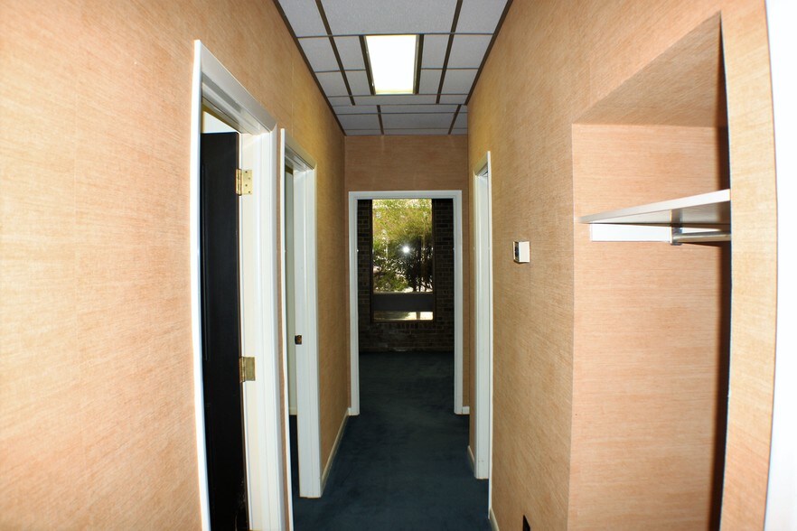 More Photos Of 111 W Pine St, Graham Office For Lease