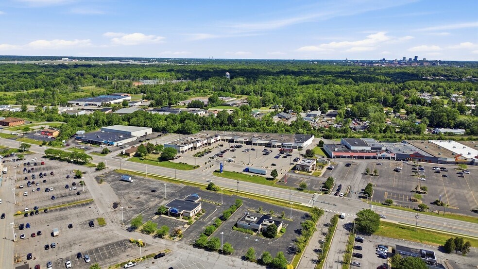 More Photos Of 376 S Jefferson Rd, Rochester Unknown For Lease