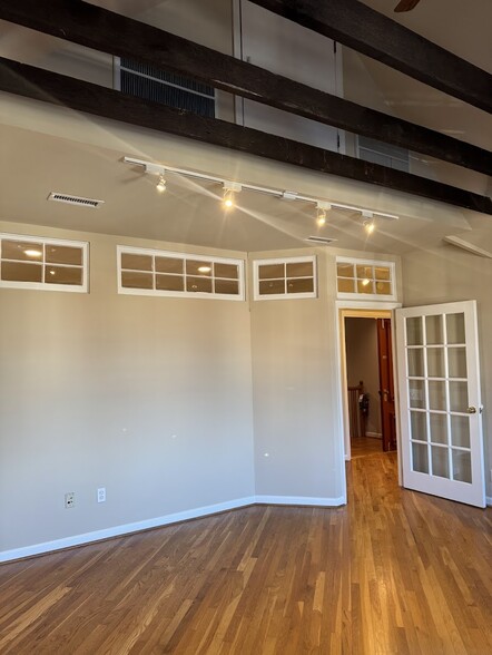 More Photos Of 143 4th Ave N, Franklin Loft Creative Space For Lease