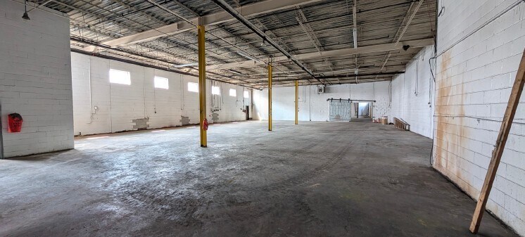 More Photos Of 200 Norelco Dr, Toronto Manufacturing For Sale