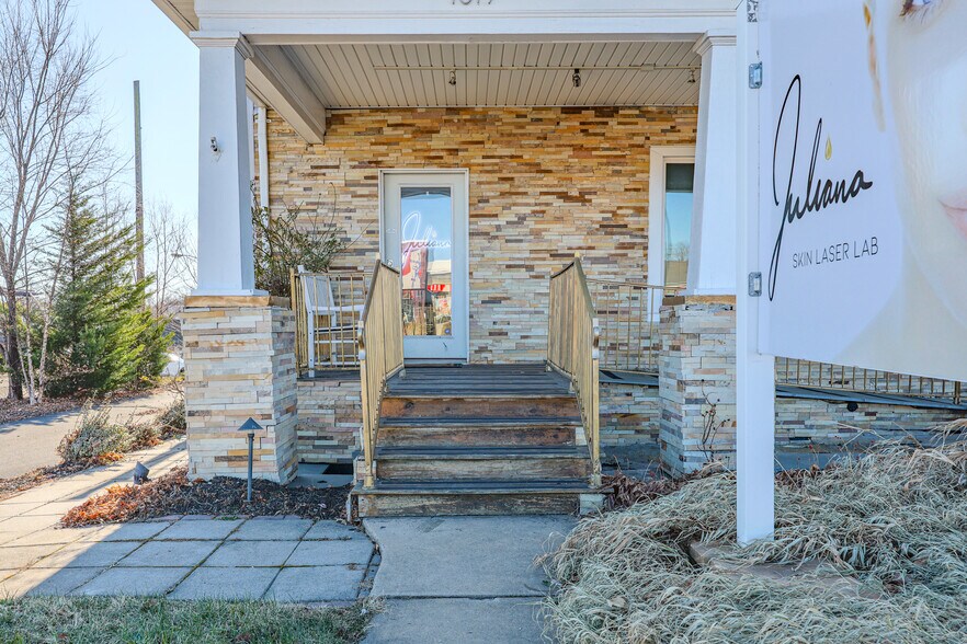 More Photos Of 1019 Berryville Ave, Winchester Storefront Retail Residential For Sale