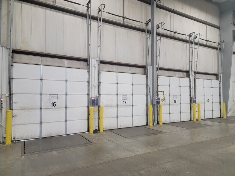 More Photos Of 725-729 Logistics Dr, Belvidere Warehouse For Sale