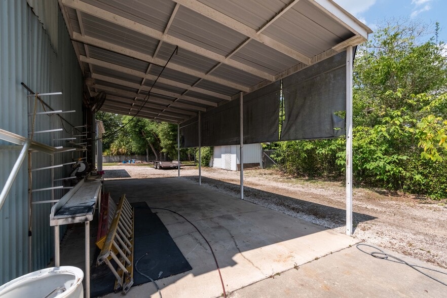 More Photos Of 507 SE 6th St, Williston Self Storage For Sale