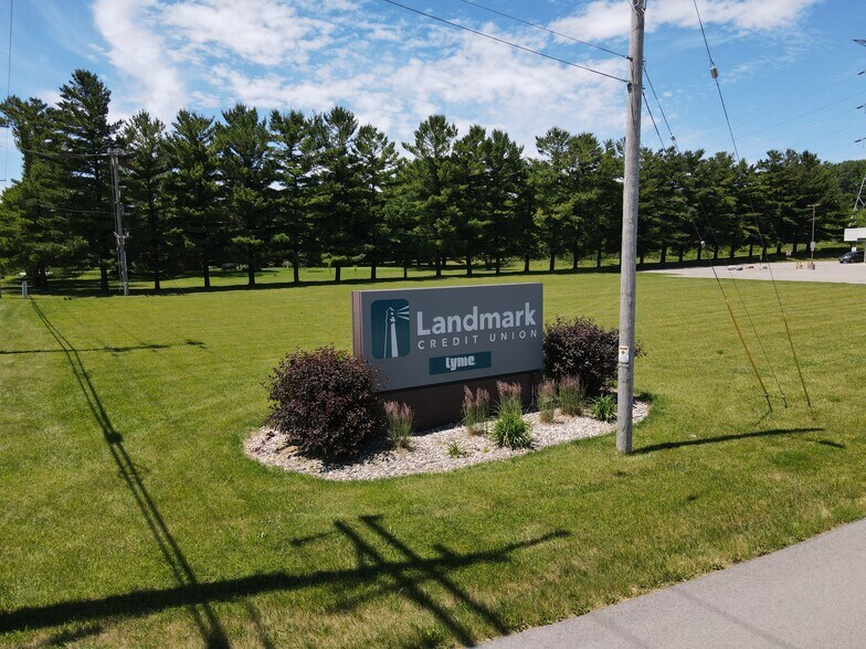 More Photos Of N64W22622-N64W22694 Main St, Sussex General Retail For Sale