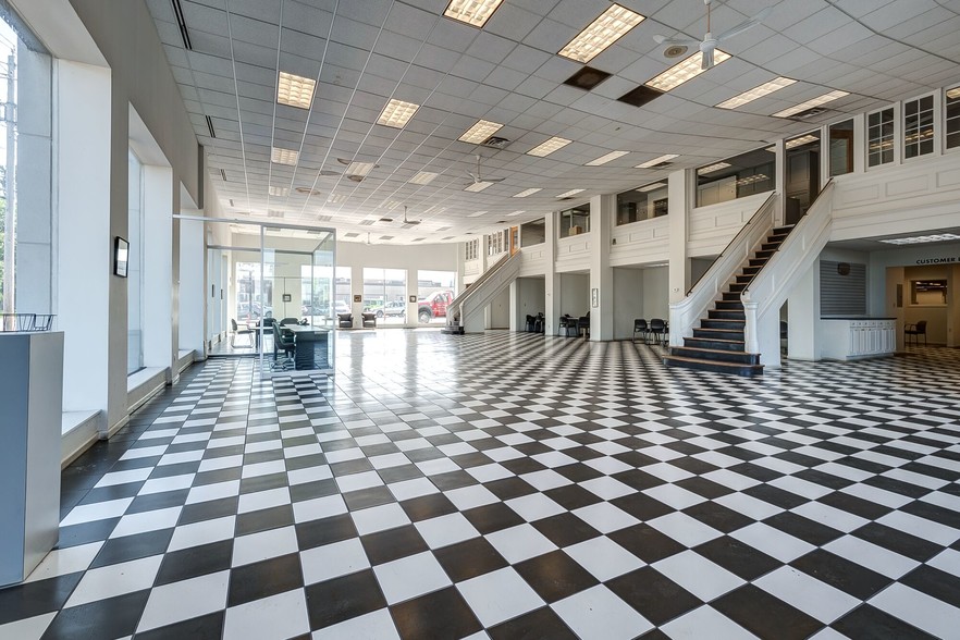 More Photos Of 647 W Genesee St, Syracuse Auto Dealership For Sale