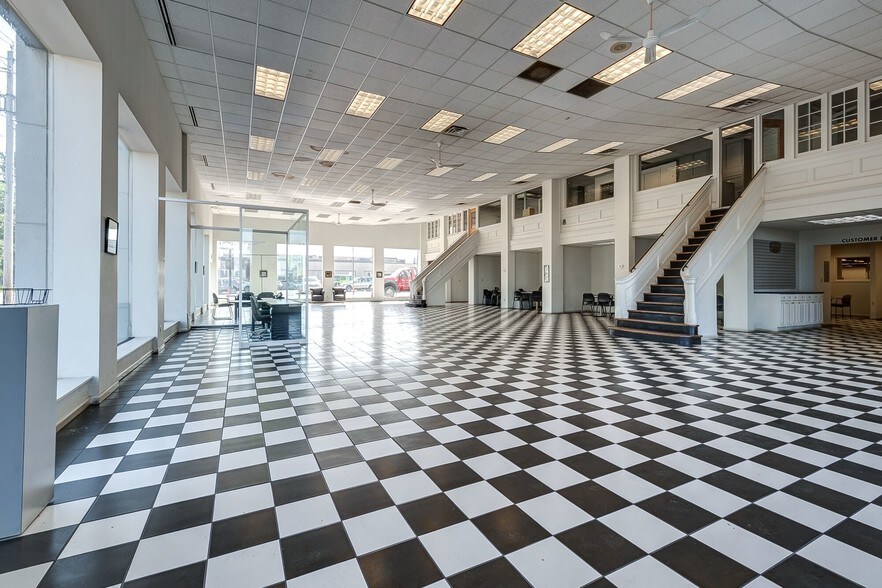 More Photos Of 647 W Genesee St, Syracuse Auto Dealership For Sale