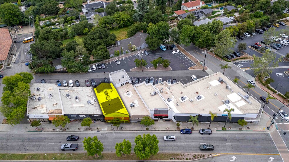 More Photos Of 842 Foothill Blvd, La Cañada Flintridge Storefront For Sale