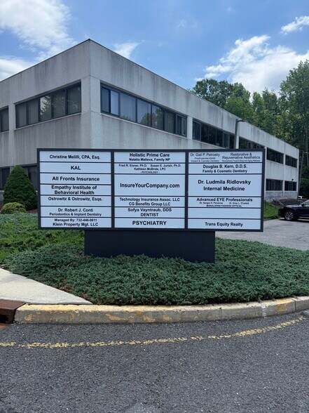 More Photos Of 225 Gordons Corner Rd, Manalapan Township Medical For Lease